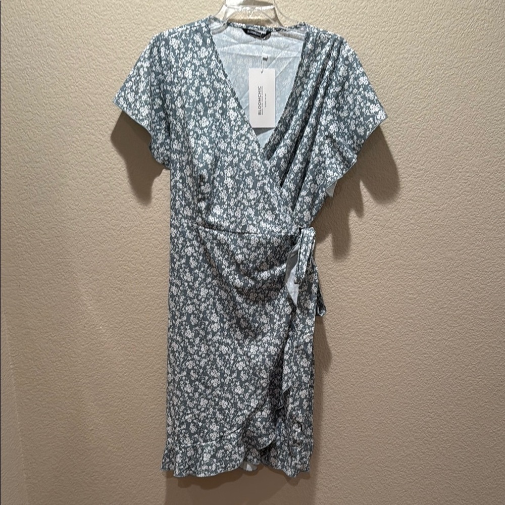 BloomChic White and Green Flutter Sleeve Wrap Mini Dress